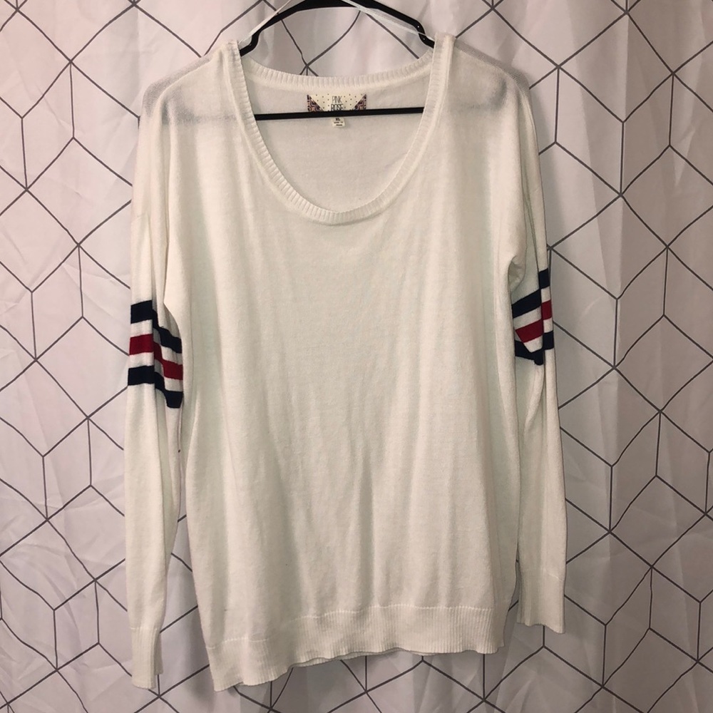 Scoop neck